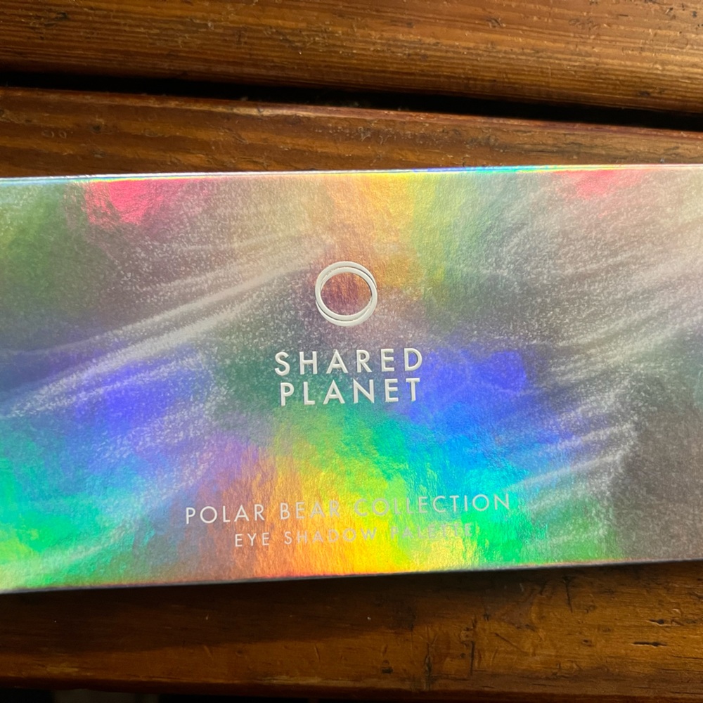 Shared Planet Polar Bear Collection Eyeshadow Palette